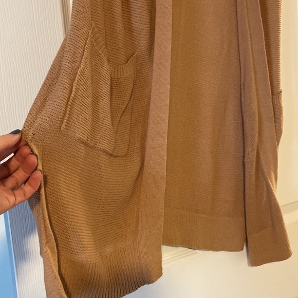 Women’s Old Navy Medium Tan Lightweight Cover Up - Picture 6 of 7